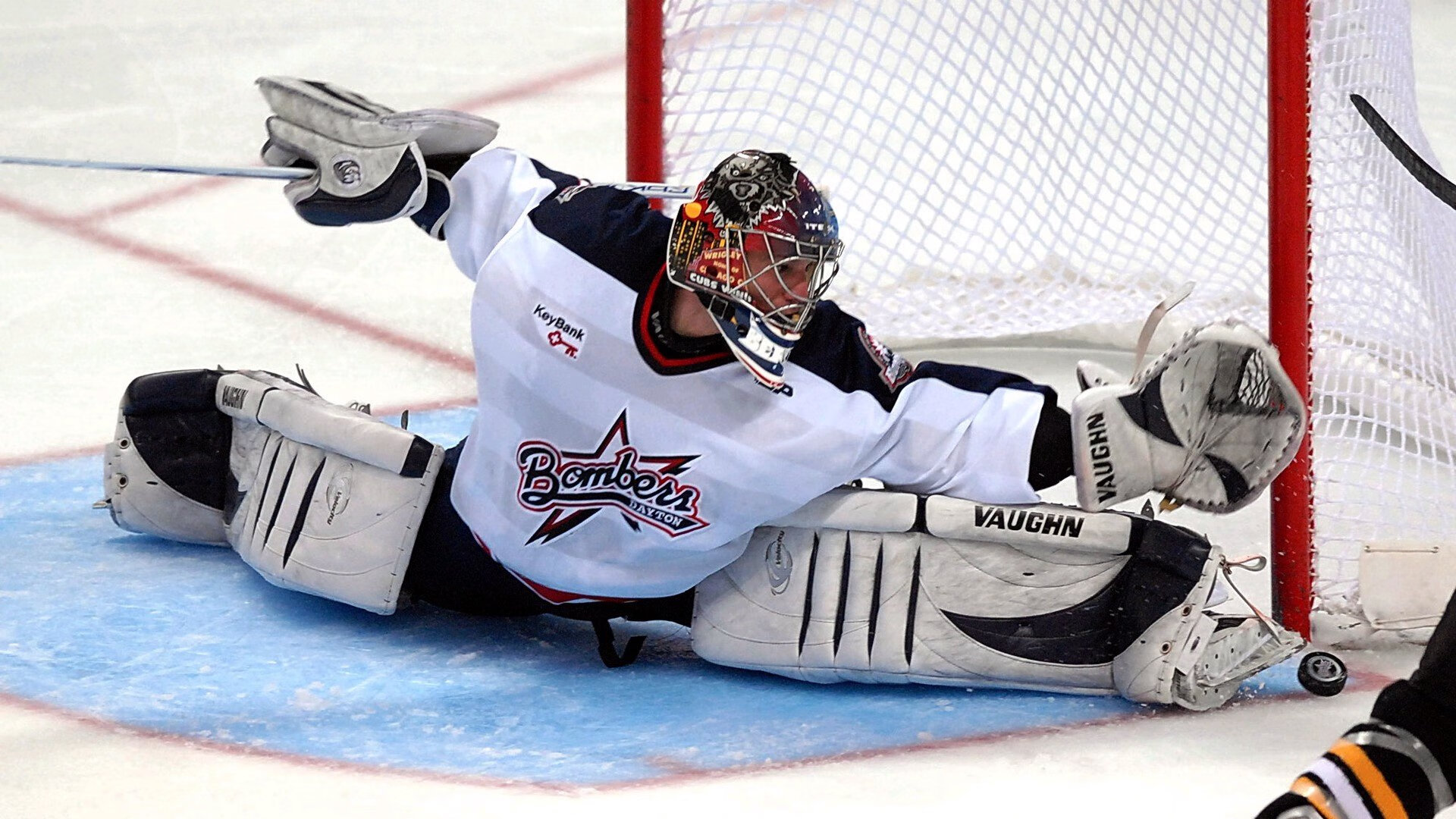 “万众瞩目的季后赛首轮大战，冠军悬念再升级”，季后赛首轮几场